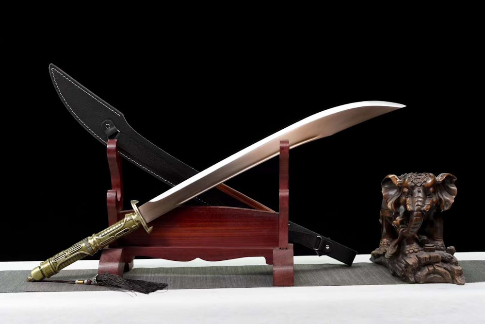Magnifique machette tranchante de couleur doré avec poignée de sabre laser arme de collection de haute qualité