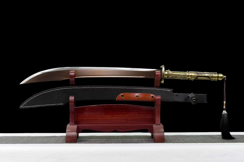 Machette de science fiction de grand qualité forger a la main de manier traditionnel