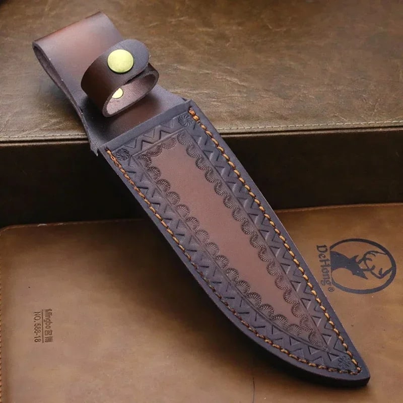 étuis en cuir sculpté marron pour couteau de chasse