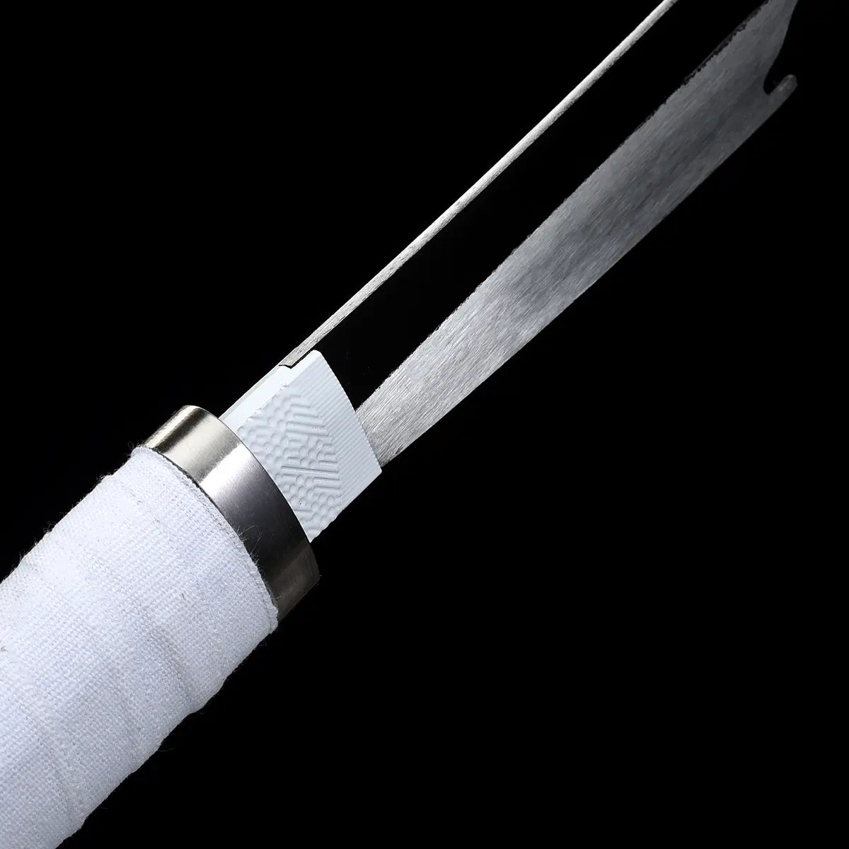 Ensemble double katana Inosuke Kashibira, sabres dentelés en acier carbone inspirés de Demon Slayer.
