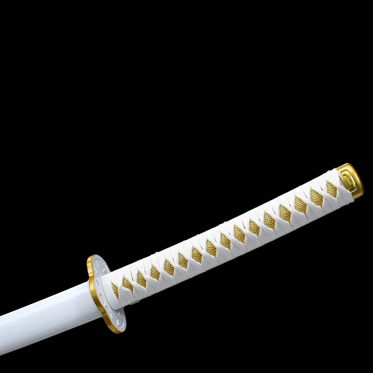 Vue latérale du manche du katana – tressage blanc avec intérieur or façon peau de raie synthétique