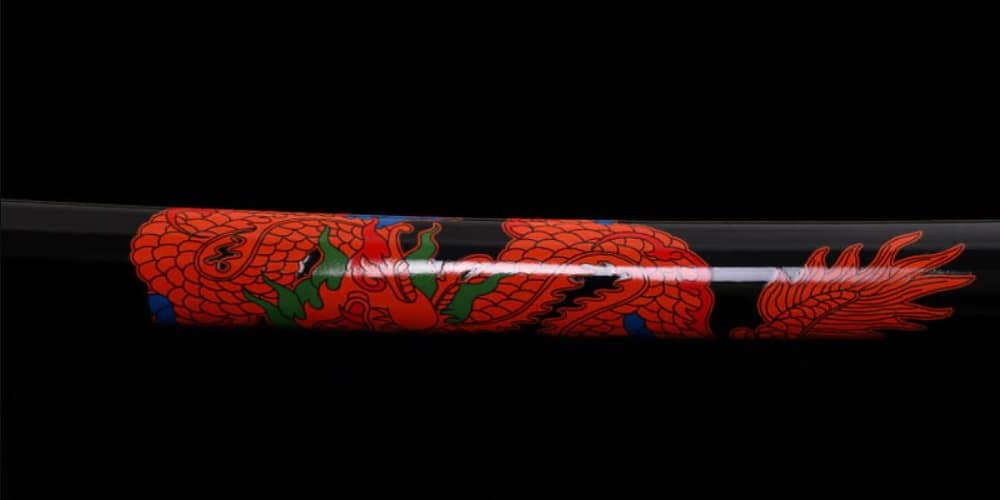 Fourreau de katana avec motif de dragon japonnais