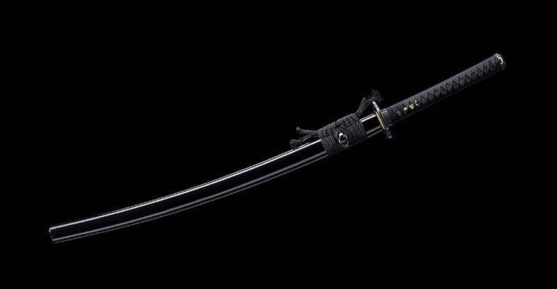 Katana artisanal avec fourreau noir