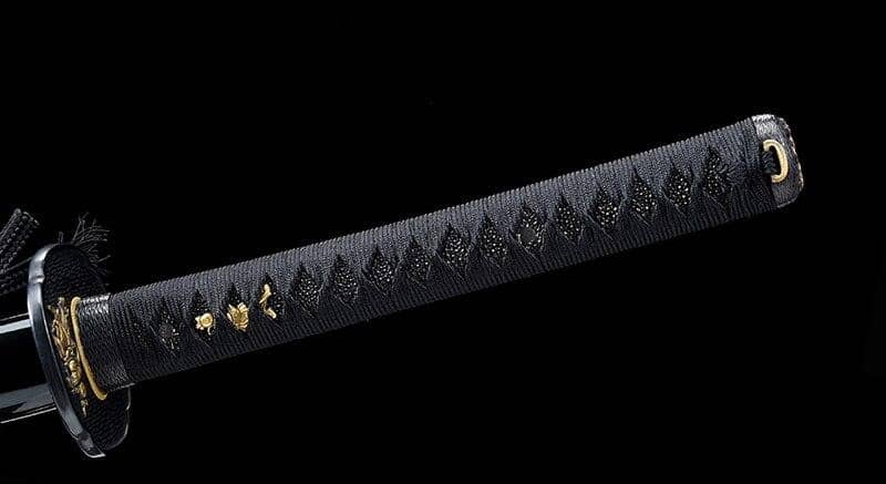 manche noir katana artisanal avec gravure du dieu Fudo Myoo