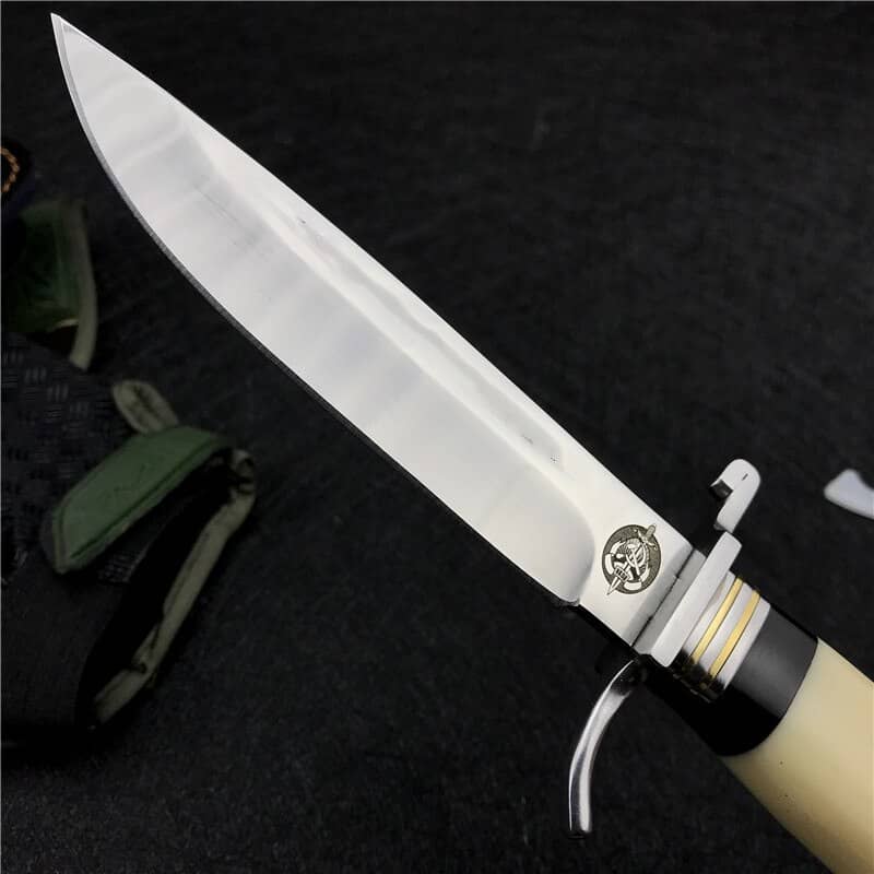 Lame en acier 9c13 du couteau de survie russe soviétique du NKVD