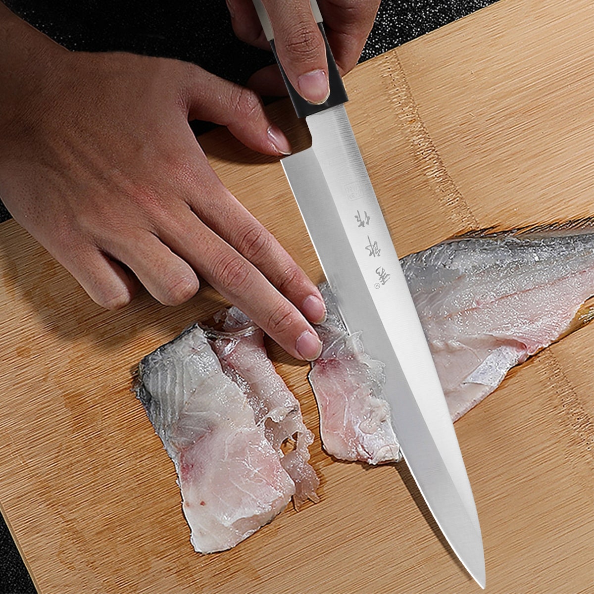 Couteau de cuisine traditionnel japonais collection Shirogami spécial découpe de poisson 