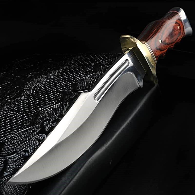 Couteau de chasse bowie avec un manche en bois lame personnalisable sur mesure