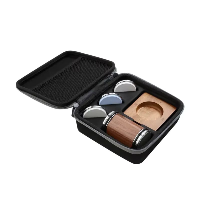Coffret de rangement du Kit d’Affûtage ZenSharp™ Master, comprenant le rouleau et les disques interchangeables.