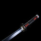 Gros plan de la poignée en cuir noir et rouge du katana Nichirin Noir, finition haut de gamme inspirée de Demon Slayer.