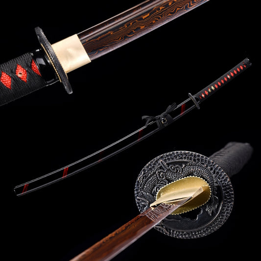 Voici un katana de prestige en hommage au samurai noir Yasuke avec une lame en acier plier Mokume-gane